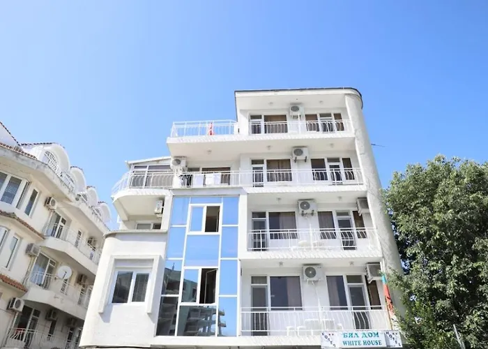 Family White House 2*